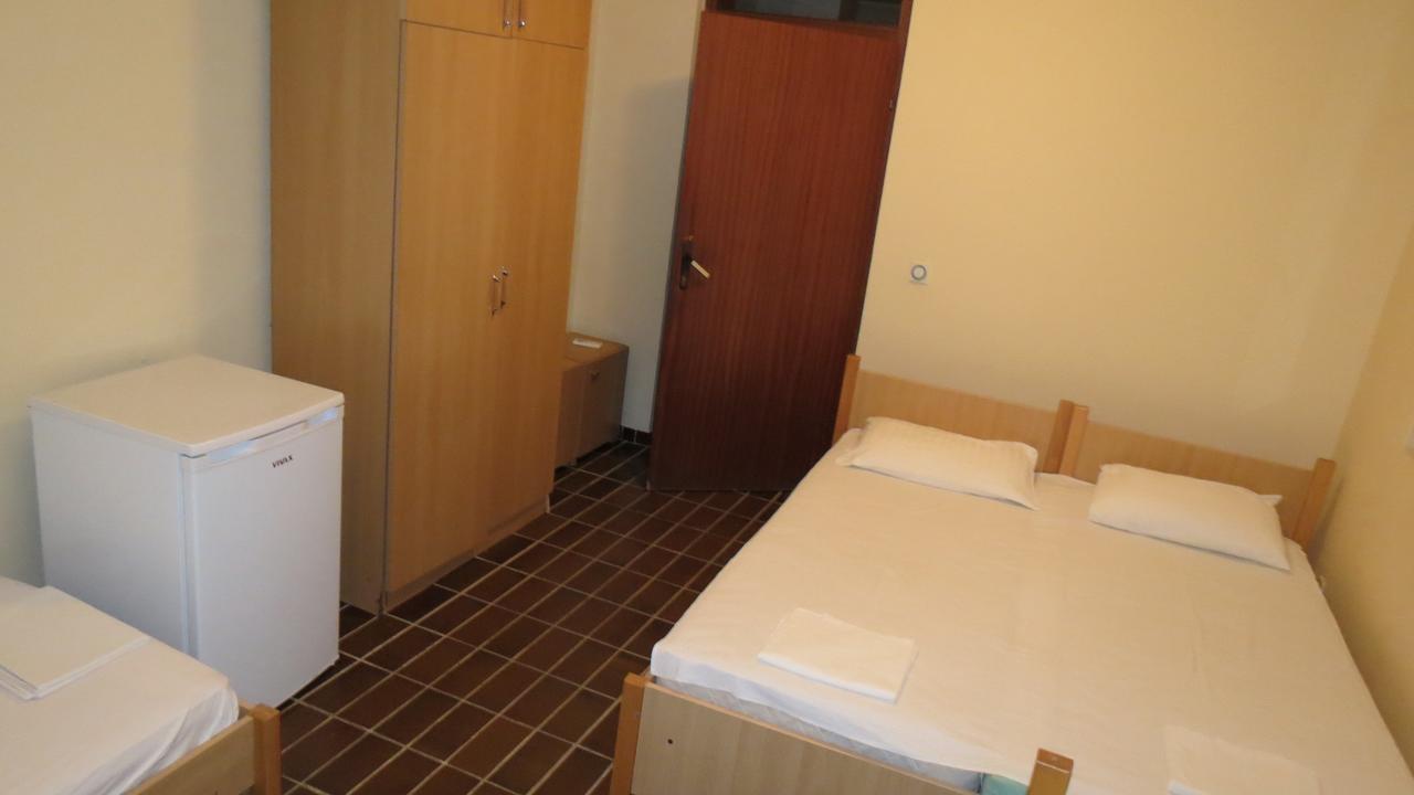 Guesthouse Obala Sutomore Ngoại thất bức ảnh