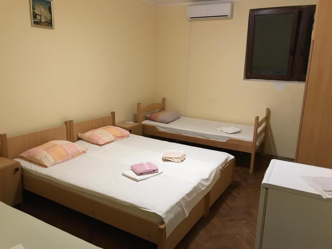 Guesthouse Obala Sutomore Ngoại thất bức ảnh