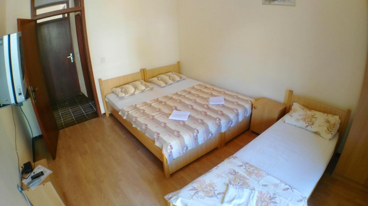 Guesthouse Obala Sutomore Ngoại thất bức ảnh