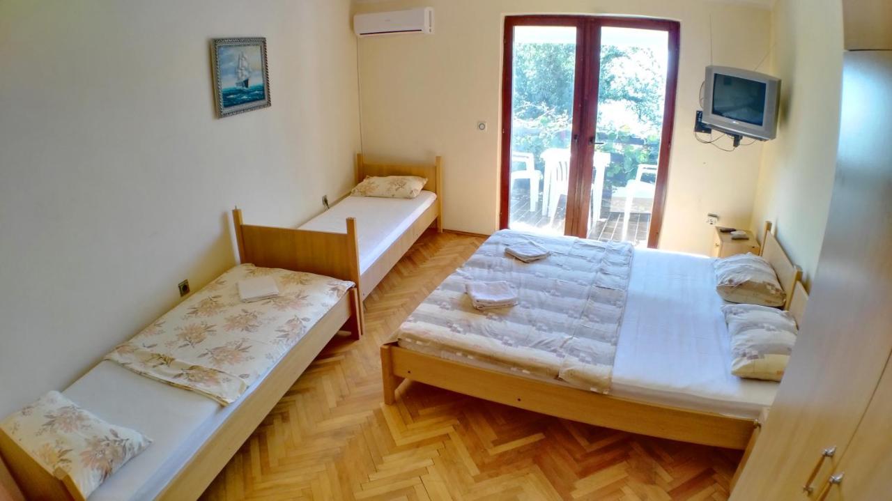 Guesthouse Obala Sutomore Ngoại thất bức ảnh
