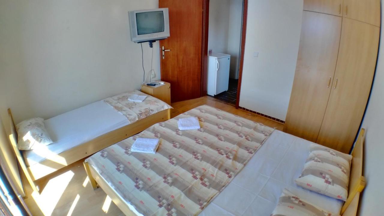 Guesthouse Obala Sutomore Ngoại thất bức ảnh