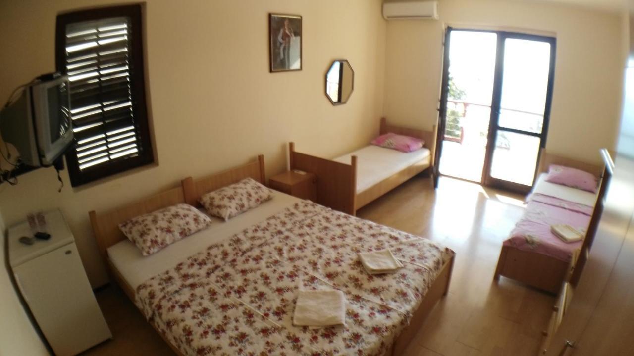Guesthouse Obala Sutomore Ngoại thất bức ảnh